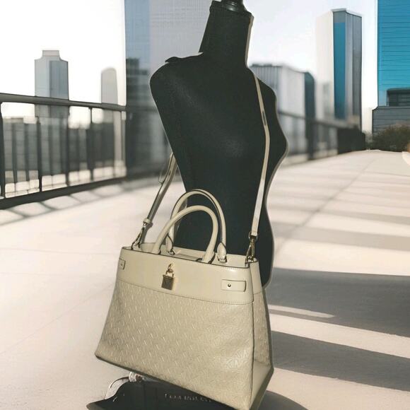 Michael Kors Gramercy Logo Embossed Vegan Faux Leather Bag EUC Bisque 15x10 $448